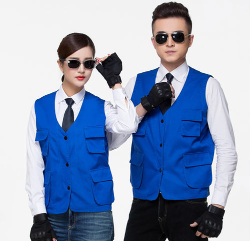 藍色扣子款多口袋馬甲定做款式圖